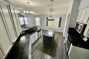 3210 Blue Bonnet Dr, Texas City, TX 77591 - Photo 12