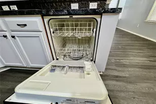 3210 Blue Bonnet Dr, Texas City, TX 77591 - Photo 24