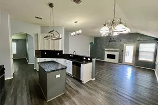 3210 Blue Bonnet Dr, Texas City, TX 77591 - Photo 14