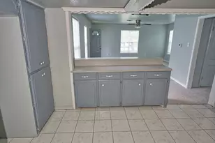 1619 W 8th St, Freeport, TX 77541 - Photo 8