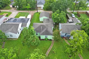 1619 W 8th St, Freeport, TX 77541 - Photo 30