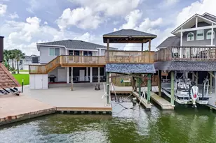 1751 Tiki Dr, Tiki Island, TX 77554 - Photo 6
