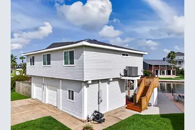 1751 Tiki Drive, Tiki Island, TX 77554 - Photo 4