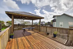 1751 Tiki Dr, Tiki Island, TX 77554 - Photo 32