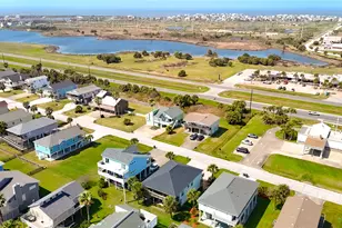 13719 Mutiny Ln, Galveston, TX 77554 - Photo 38