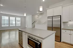 954 W 18th St, Houston, TX 77008 - Photo 6