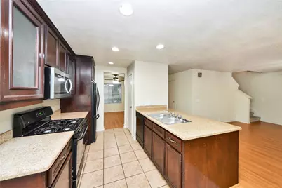 915 Grand Plains Drive, Houston, TX 77090 - Photo 8
