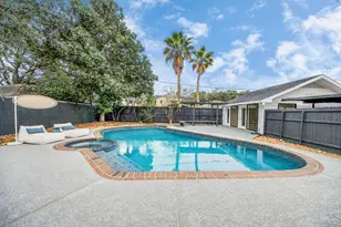 7819 Pagewood Ln, Houston, TX 77063 - Photo 48