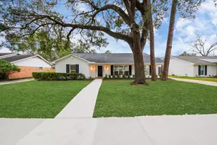 7819 Pagewood Ln, Houston, TX 77063 - Photo 1