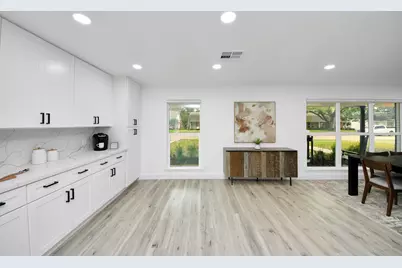 7819 Pagewood Lane, Houston, TX 77063 - Photo 32