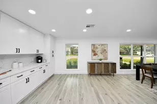 7819 Pagewood Ln, Houston, TX 77063 - Photo 32