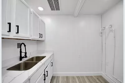 7819 Pagewood Lane, Houston, TX 77063 - Photo 10