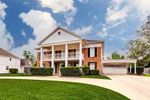 1327 E Vistawood Dr, Houston, TX 77077 - Photo 2