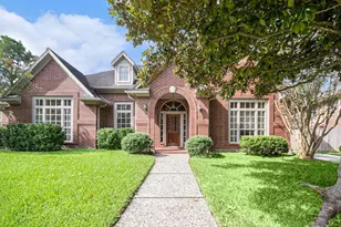 2203 Woodside Dr, Houston, TX 77062 - Photo 2