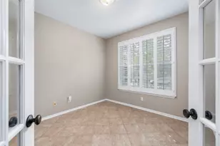 81 N Apple Springs Cir, The Woodlands, TX 77382 - Photo 10