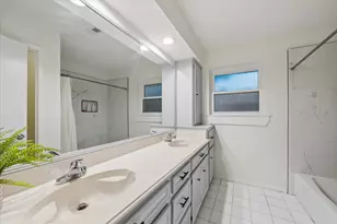 15722 Brookvilla Dr, Houston, TX 77059 - Photo 32