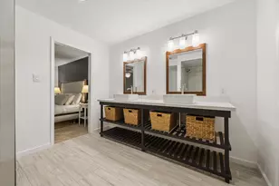 15722 Brookvilla Dr, Houston, TX 77059 - Photo 24