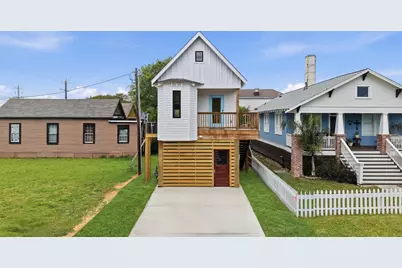 2622 Ave  M 1/2, Galveston, TX 77550 - Photo 1
