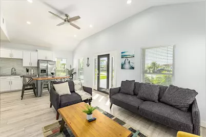 294 Debbie Lane, Dickinson, TX 77539 - Photo 8