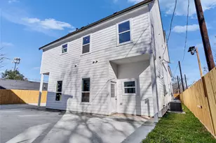 5126 Clover St, Houston, TX 77033 - Photo 28