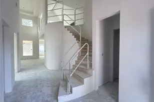 10335 Brinwood Dr, Houston, TX 77043 - Photo 4