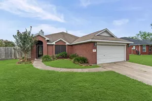 1875 Redwood Ln, Dayton, TX 77535 - Photo 2