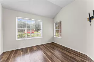 1875 Redwood Ln, Dayton, TX 77535 - Photo 10