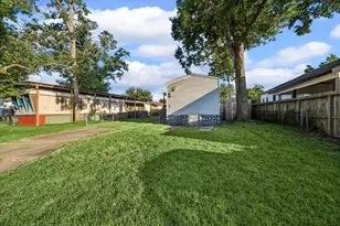 11910 Hazy Hill Dr, Houston, TX 77044 - Photo 10