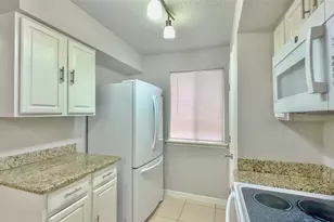 6438 Alisa Ln, Houston, TX 77084 - Photo 2