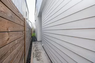 6828 Liverpool, Houston, TX 77021 - Photo 2