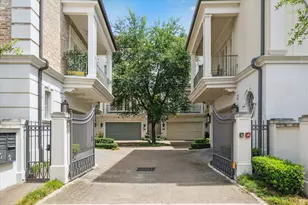 2413 Mimosa Dr, Houston, TX 77019 - Photo 2