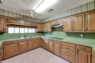 16722 Bryants Cir, Conroe, TX 77306 - Photo 16