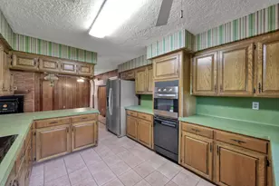 16722 Bryants Cir, Conroe, TX 77306 - Photo 18