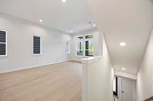 525 Hillwood Hts Dr, Houston, TX 77091 - Photo 18