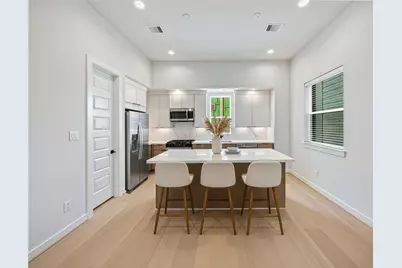525 Hillwood Heights Drive, Houston, TX 77091 - Photo 14