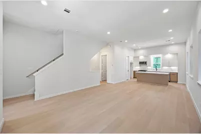 525 Hillwood Heights Drive, Houston, TX 77091 - Photo 18