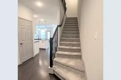 8656 Hollyoaks Creek Lane, Houston, TX 77063 - Photo 12