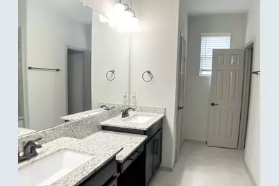 8656 Hollyoaks Creek Lane, Houston, TX 77063 - Photo 14