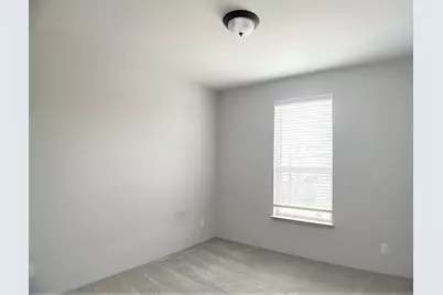 8656 Hollyoaks Creek Lane, Houston, TX 77063 - Photo 24