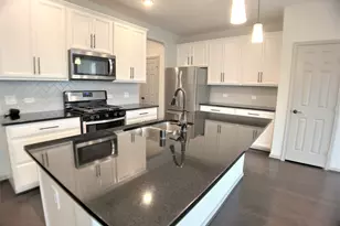 8656 Hollyoaks Creek Ln, Houston, TX 77063 - Photo 10