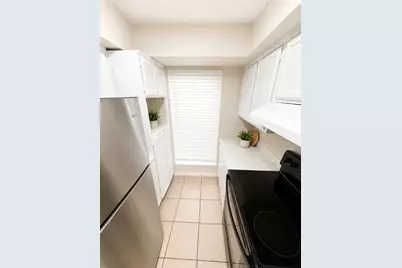 8714 Victorian Village Drive #8, Houston, TX 77071 - Photo 6