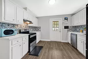 1300 Cypress St, Baytown, TX 77520 - Photo 10