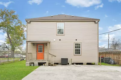 1300 Cypress Street, Baytown, TX 77520 - Photo 22