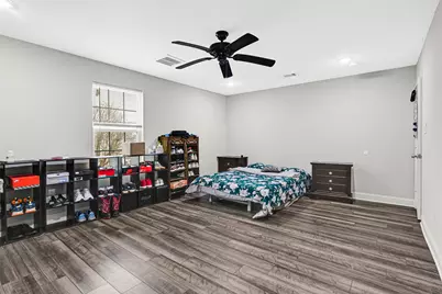 1300 Cypress Street, Baytown, TX 77520 - Photo 16