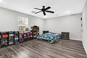 1300 Cypress St, Baytown, TX 77520 - Photo 16