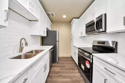 2829 Timmons Lane #201, Houston, TX 77027 - Photo 10