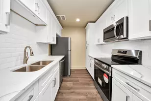 2829 Timmons Ln, Houston, TX 77027 - Photo 10