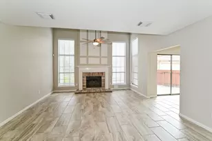 2017 Spinnaker Dr, League City, TX 77573 - Photo 2