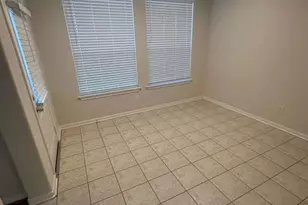 127 W Burberry Cir, Conroe, TX 77384 - Photo 8
