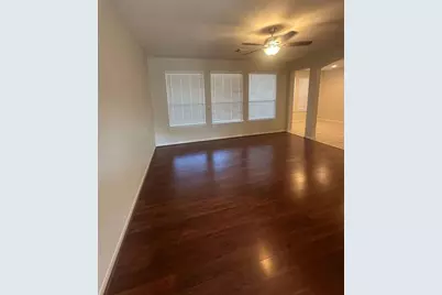 127 W Burberry Circle, Conroe, TX 77384 - Photo 4